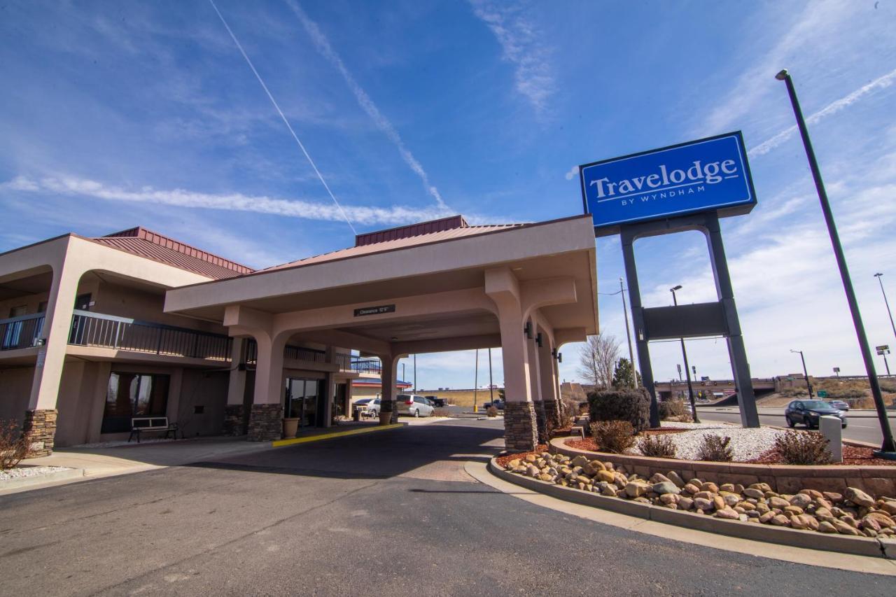 Travelodge By Wyndham Пуебло Екстериор снимка