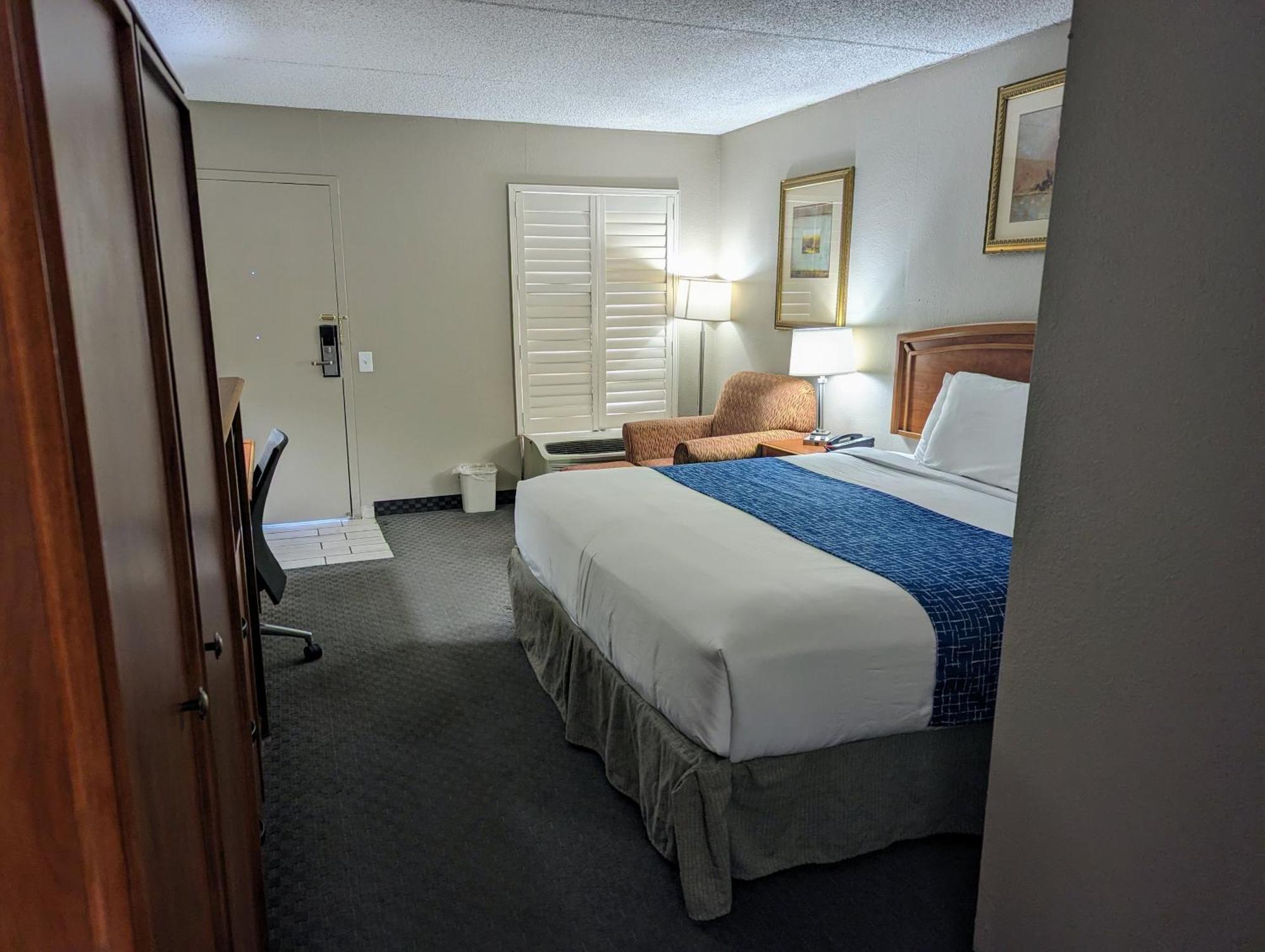 Travelodge By Wyndham Пуебло Екстериор снимка